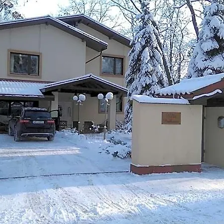 Podkowa 3*